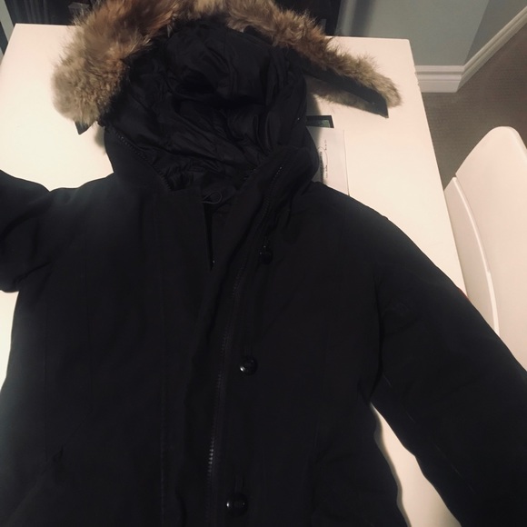 Girls ages 10-12 Canada goose - Picture 1 of 8